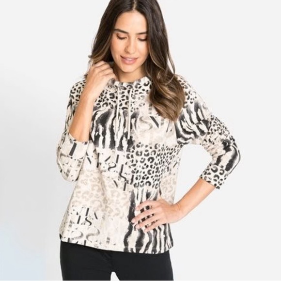 Olsen Womens animal print sweatshirt. Size Medium-Large - Picture 8 of 8